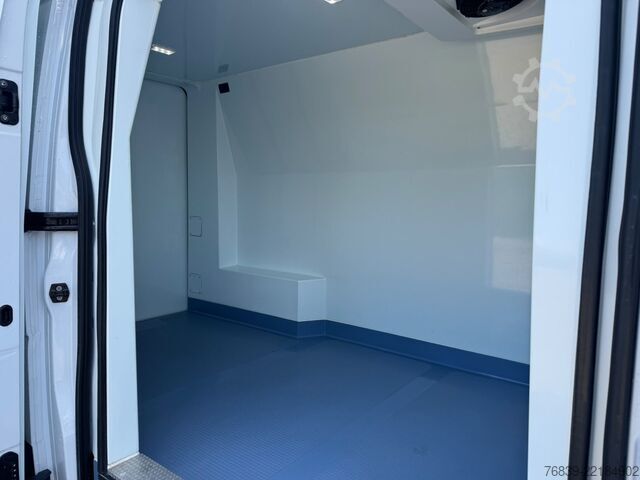 Refrigerated/frozen transport Renault Master -/- 20 °C Thermo King
