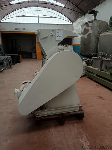 Cutting mill / grinder Młyn rozdrabniający / grinder granulator do tworzyw sztucznych