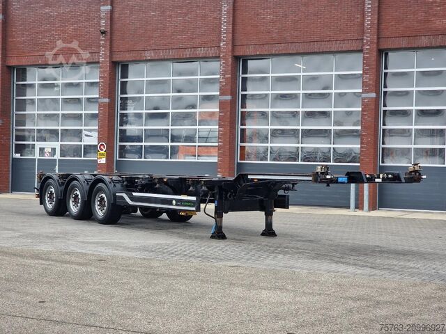 Container transportation CIMC SILVERGREEN Contailer chassis 3 axle - 1x 20FT/2x 20FT/1x 4...