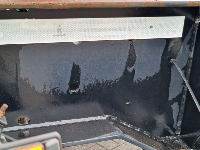 Container transportation CIMC SILVERGREEN Contailer chassis 3 axle - 1x 20FT/2x 20FT/1x 4...