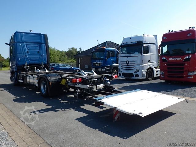 Truck chassis MERCEDES-BENZ 1842 L Actros 5 GigaSpace/BDF/LBW/HPE/Standklima