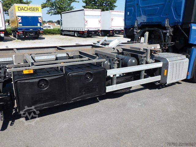 Truck chassis MERCEDES-BENZ 1842 L Actros 5 GigaSpace/BDF/LBW/HPE/Standklima