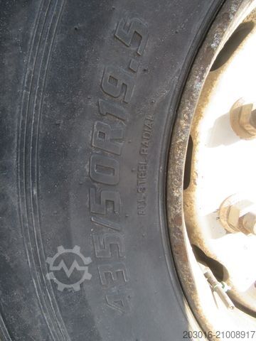 Auflieger mit Pritsche & Plane SCHMITZ CARGOBULL Mega Varios Miete ¤ 29/Tag oder ¤ 590/Monat