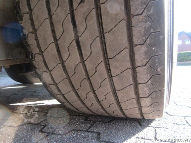 Auflieger mit Pritsche & Plane SCHMITZ CARGOBULL Mega Varios Miete ¤ 29/Tag oder ¤ 590/Monat