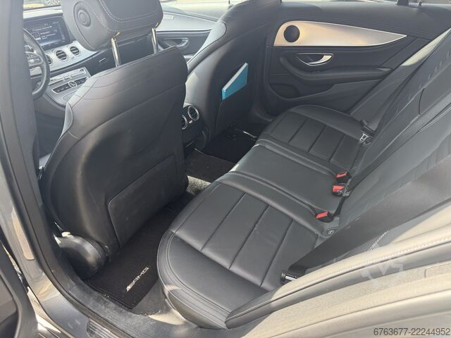 Mercedes-Benz E-Class Estate 300 de AMG Line 2020 LED / ACC / Leather MARGIN MERCEDES-BENZ E-klasse Estate 300 de AMG Line 2020 Led / ACC / Leder