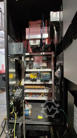 Vertikales Bearbeitungszentrum Doosan DNM 5700