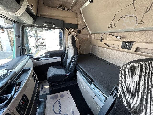 Hazardous materials truck MAN TGX 18.500 4x2 BLS ADR FL