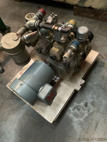 2-Farben-Offset „gerade“ Druckmaschine mit Alkoholbefeuchtung Hashimoto (Japan) Impulse F-522