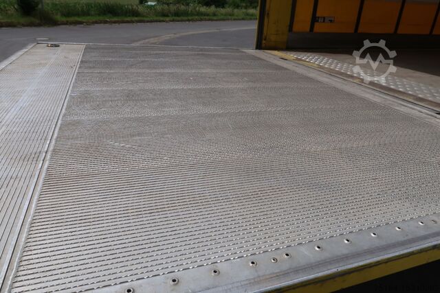 LKW mit Pritsche & Plane MAN TGX 26.480 LL 6x2 Nachlauflenkachse