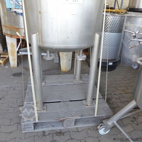 630 liter heatable/coolable agitator tank made of V2A with inclined blade agitator  