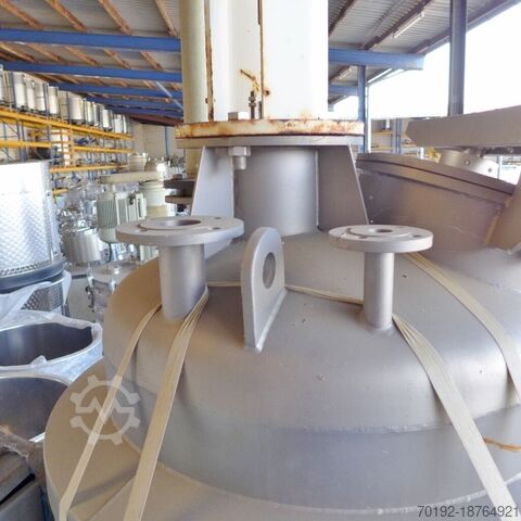 630 liter heatable/coolable agitator tank made of V2A with inclined blade agitator  