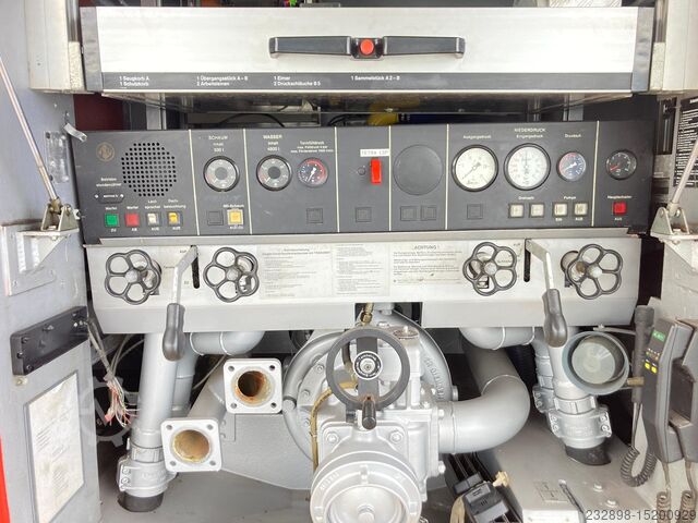 Feuerwehr Grosstanklöschfahrzeug Mercedes-Benz Axor 1823 Feuerwehr 4x4 TLF