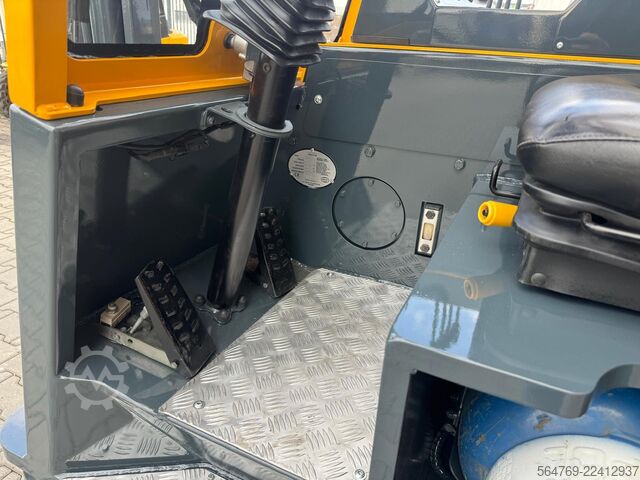  Combilift CB3000/LPG /2016 year/ Perfect condition