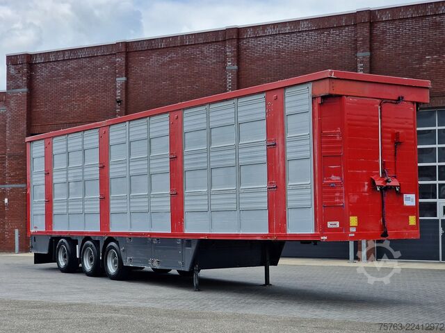 Cattle transport Finkl 3 deck - lift- water - vans - steering axle