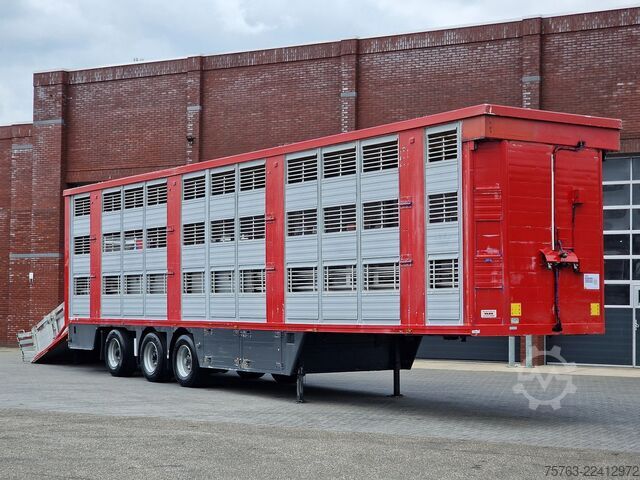 Viehtransport Finkl 3 deck - lift- water - vans - steering axle