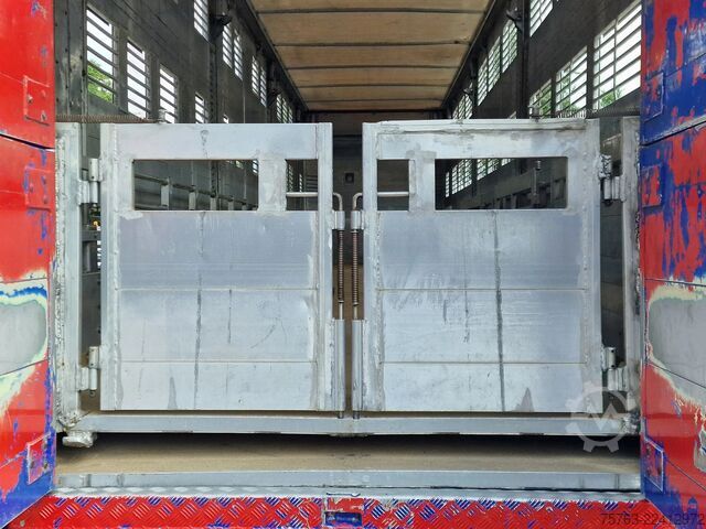 Viehtransport Finkl 3 deck - lift- water - vans - steering axle