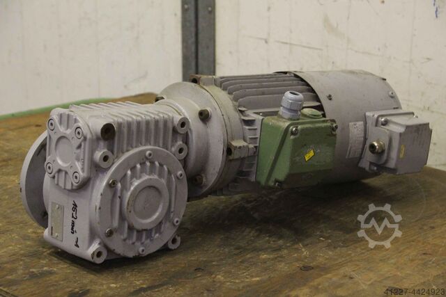 Geared motor 1.5 kW 139 rpm Lenze 52.308.06.10 PGLP680
