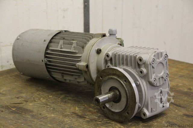 Geared motor 1.5 kW 139 rpm Lenze 52.308.06.10 PGLP680