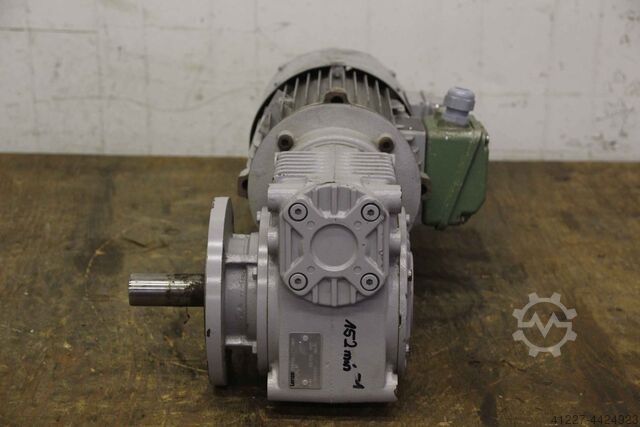 Geared motor 1.5 kW 139 rpm Lenze 52.308.06.10 PGLP680