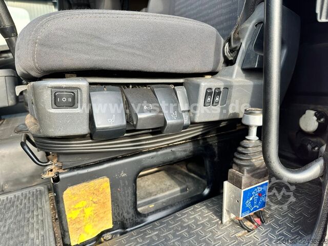 Heavy-duty truck SCANIA R580 8x4/4 Retarder/ Hydraulik/ Lenk&Lift