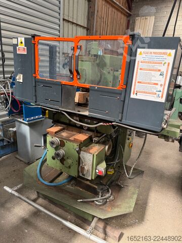 Deber milling machine with DRO (digital readout) Deber PU1