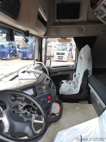 Standard tractor unit DAF XF 530 FT SSC