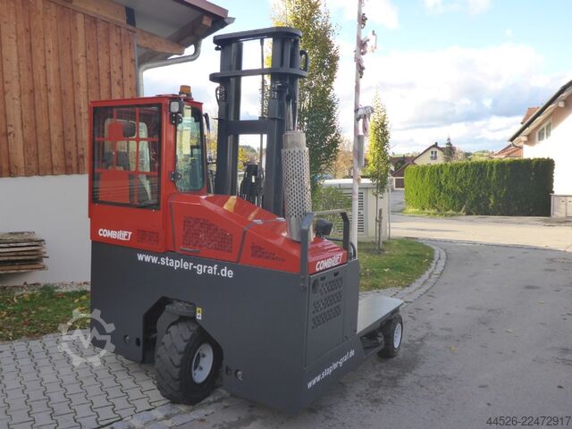 Four-way side loader Combilift C4000