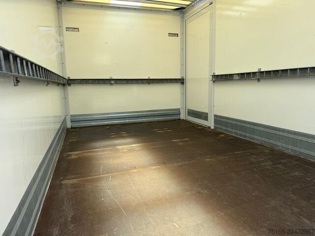 Box van MERCEDES-BENZ ATEGO 821 L Koffer 4,10 m LBW 1 T*SEITENTÜRE
