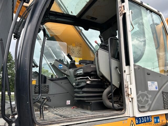 Mobile excavator LIEBHERR LH 24 Litronic mit Abbruch- / Sortiergreifer