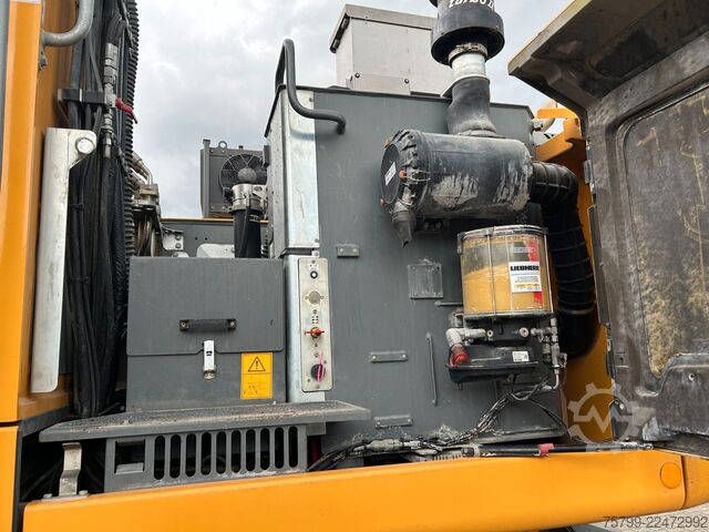 Mobile excavator LIEBHERR LH 24 Litronic mit Abbruch- / Sortiergreifer
