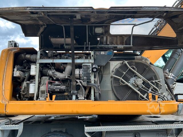 Mobile excavator LIEBHERR LH 24 Litronic mit Abbruch- / Sortiergreifer