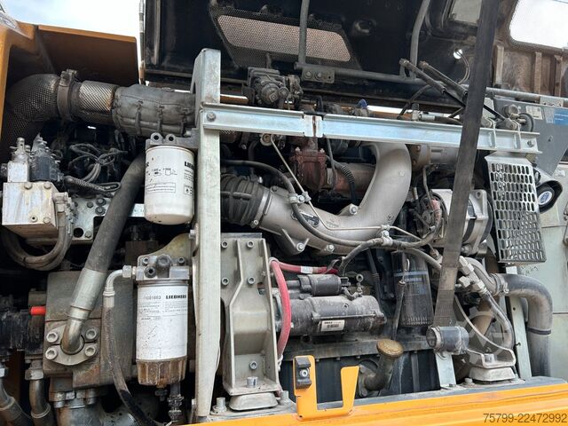 Mobile excavator LIEBHERR LH 24 Litronic mit Abbruch- / Sortiergreifer