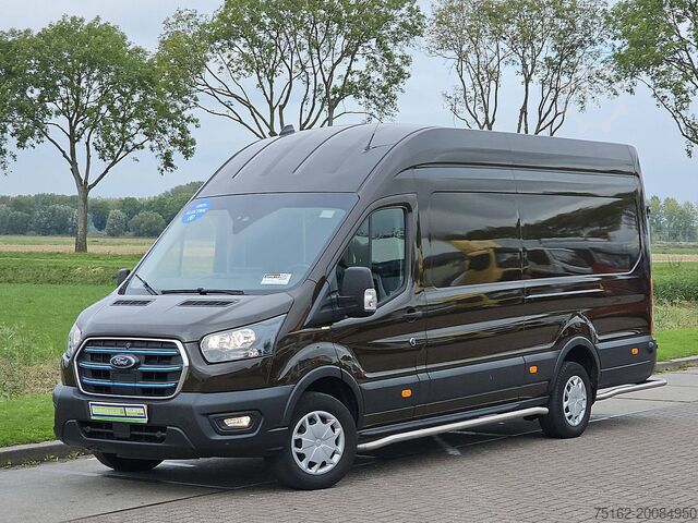 High-roof van FORD E-TRANSIT 68kWh Maxi Automaat!
