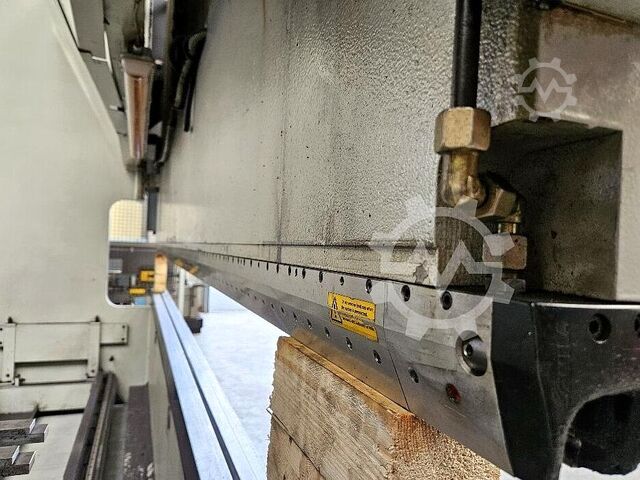 Press brake Darley EHP-LS 230. 43/37