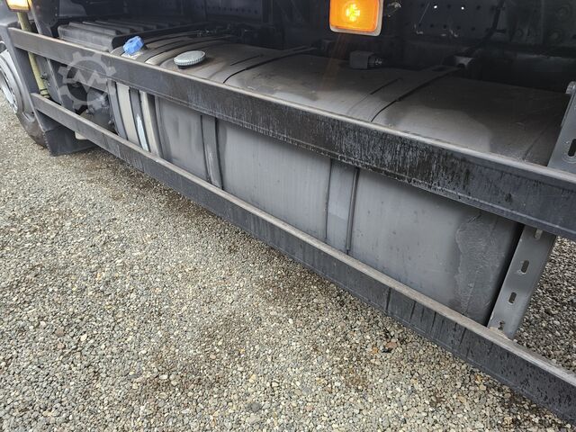 Refrigerated truck Volvo FM330 Multizone Lenk u. Kühlkoffer