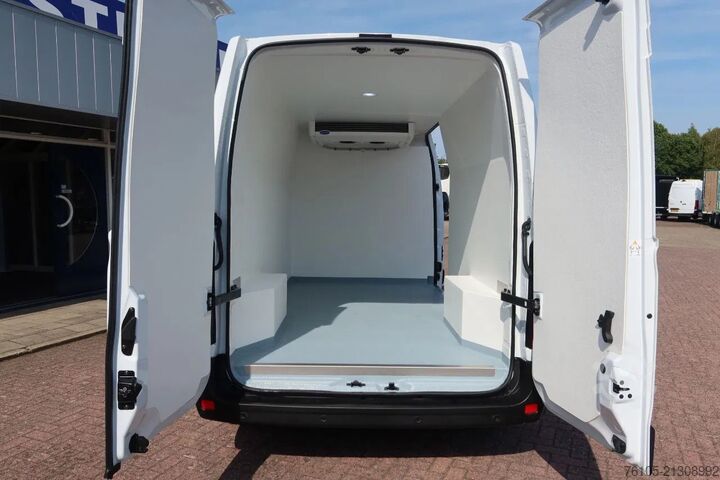 Refrigerated/freezer transport (delivery van) Renault Master Koel/Vries/Verwarmen Met nachtaansluitin...