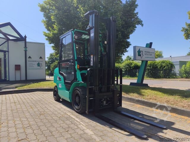 LPG Forklifts Mitsubishi FG25N