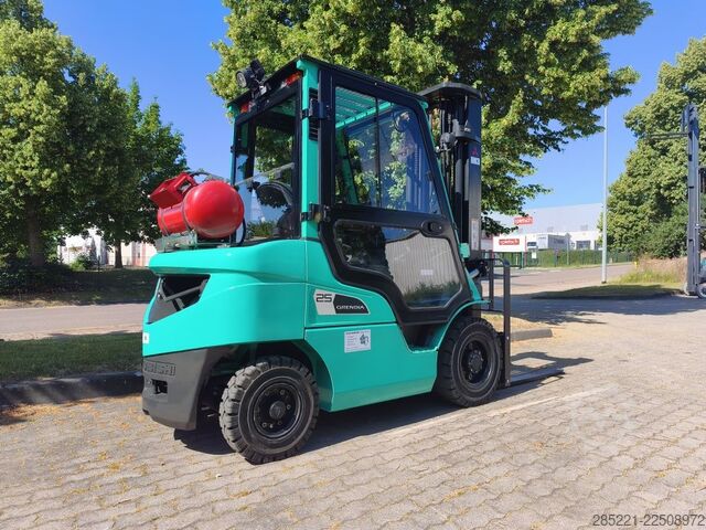 LPG Forklifts Mitsubishi FG25N
