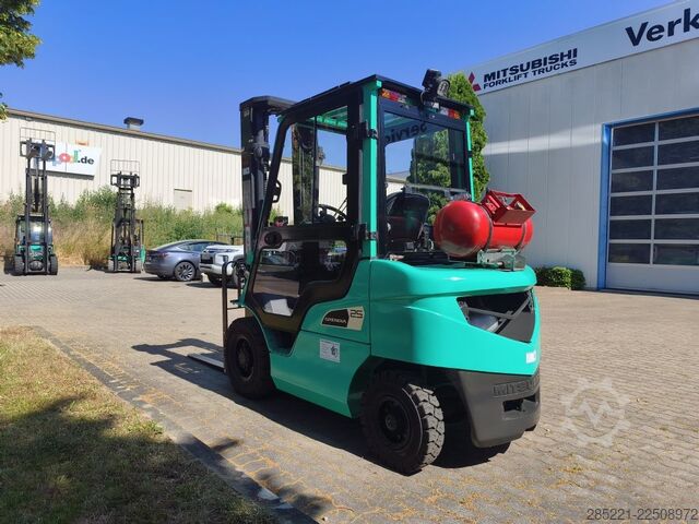 LPG Forklifts Mitsubishi FG25N