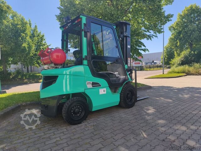 LPG Forklifts Mitsubishi FG25N