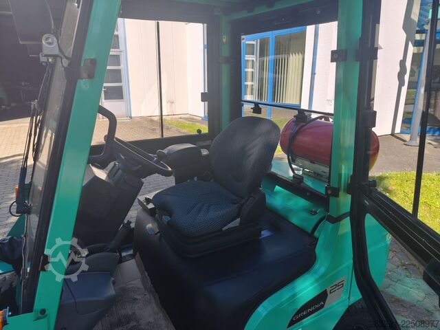 LPG Forklifts Mitsubishi FG25N