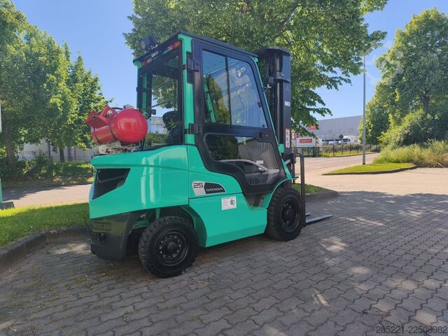 LPG Forklifts Mitsubishi FG25N