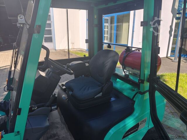 LPG Forklifts Mitsubishi FG25N