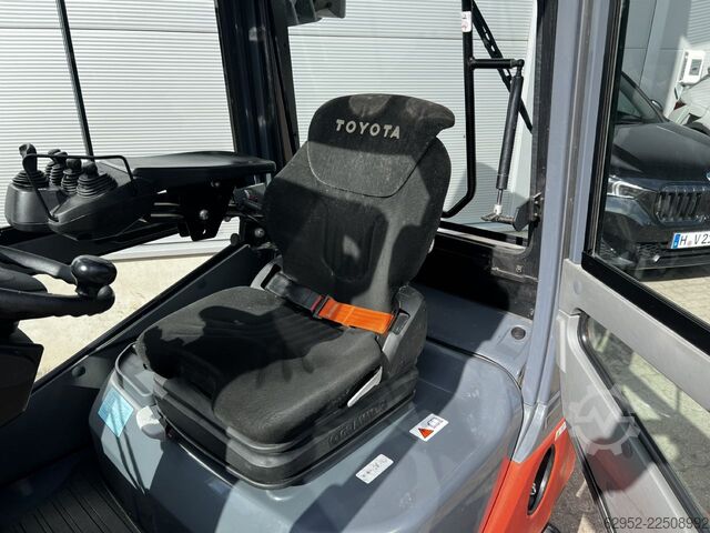 Diesel Forklift Toyota 02-8 FDF 18