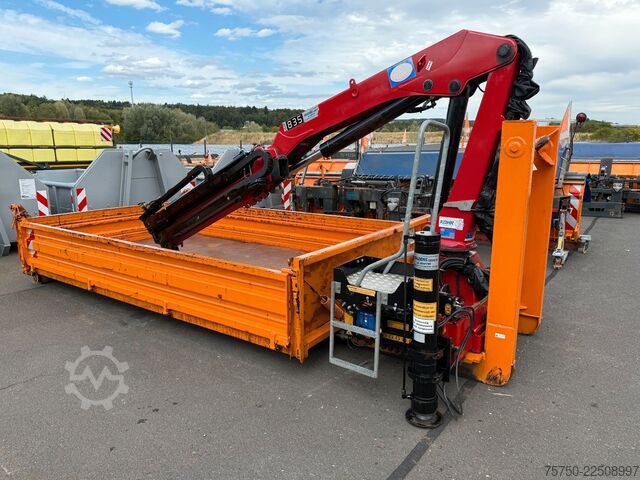 Roll-off tipper truck  Abrollcontainer mit HMF Kran 835 Funk
