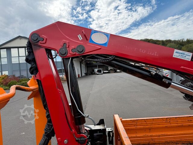 Roll-off tipper truck  Abrollcontainer mit HMF Kran 835 Funk