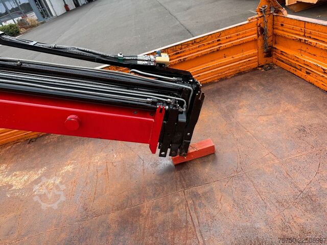 Roll-off tipper truck  Abrollcontainer mit HMF Kran 835 Funk