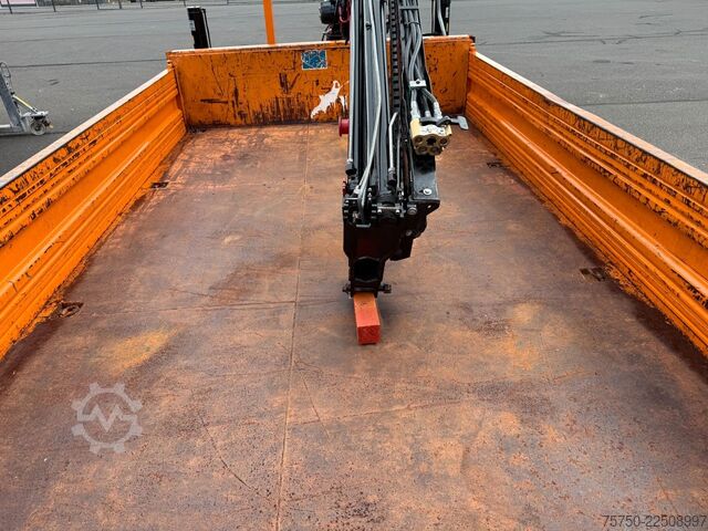 Roll-off tipper truck  Abrollcontainer mit HMF Kran 835 Funk