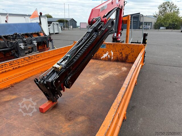 Roll-off tipper truck  Abrollcontainer mit HMF Kran 835 Funk