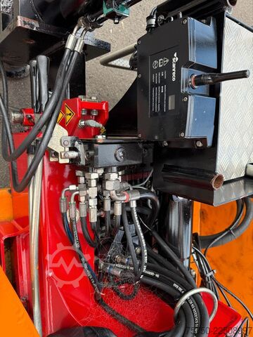 Roll-off tipper truck  Abrollcontainer mit HMF Kran 835 Funk